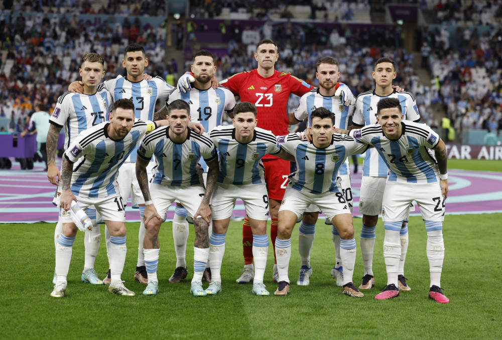 广东男篮主场负于山西，失误频繁，磨合不足，首战失利，需加强调整。