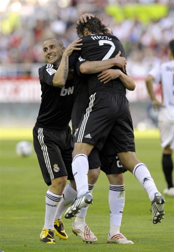 中足联财务约定：球员收取合同外价值超一万元现金或物品需报备