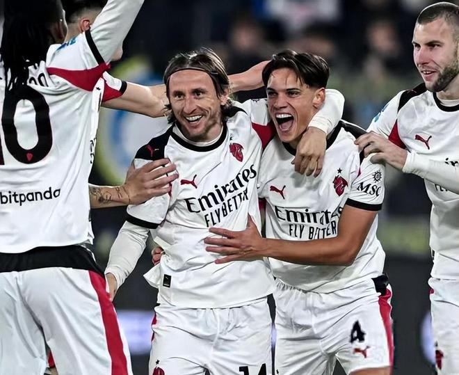 东契奇&詹姆斯半场合砍36分，无奈湖人丢70分落后12分