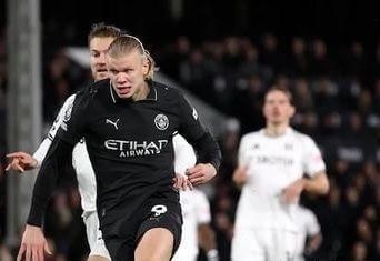 内维尔：顶级联赛中输球是正常现象，阿森纳不应因此慌乱