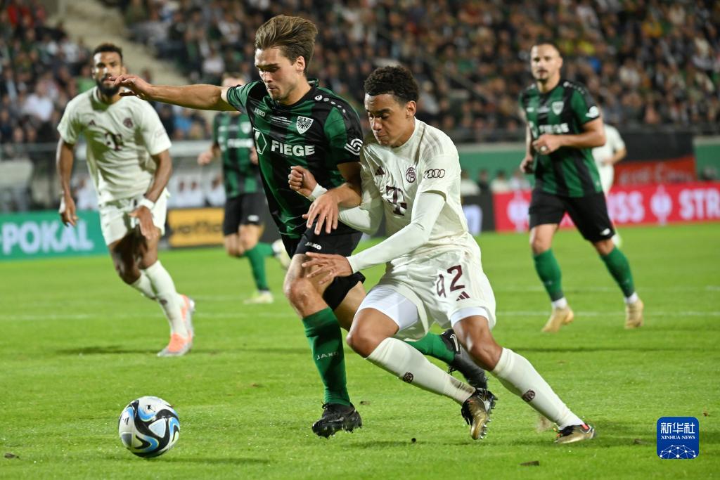 巴萨近16场15场失球，防线堪忧