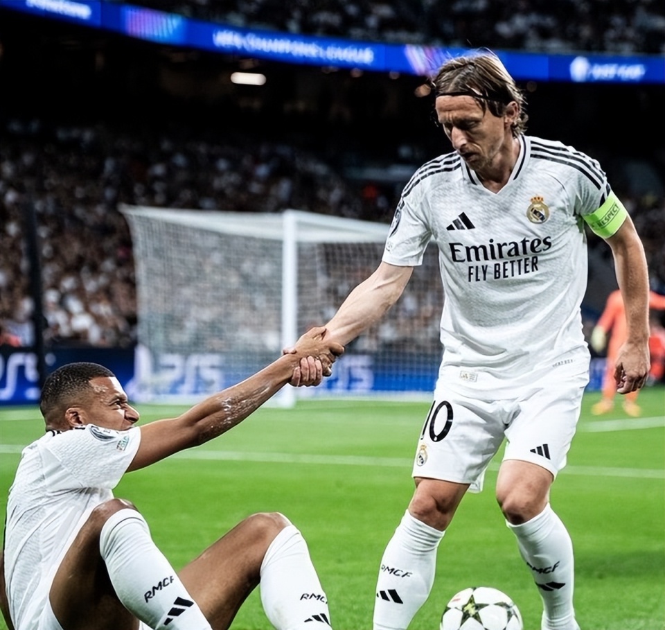 多纳鲁马：下半场踢得实在太差了，我们不能只踢45分钟