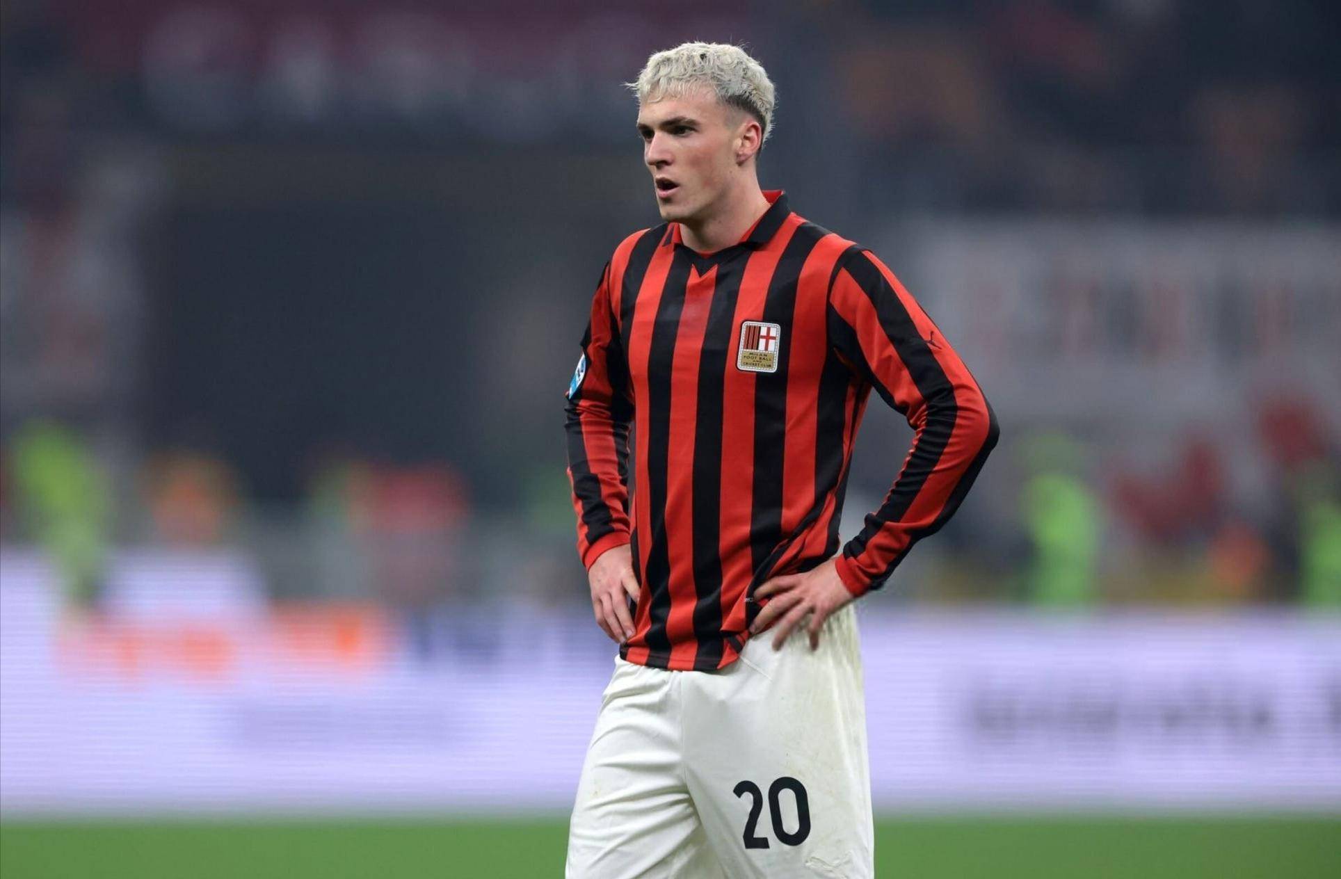 莫雷托：尤文只有可能在夏窗追托纳利；冬窗或夏窗肯定买中卫